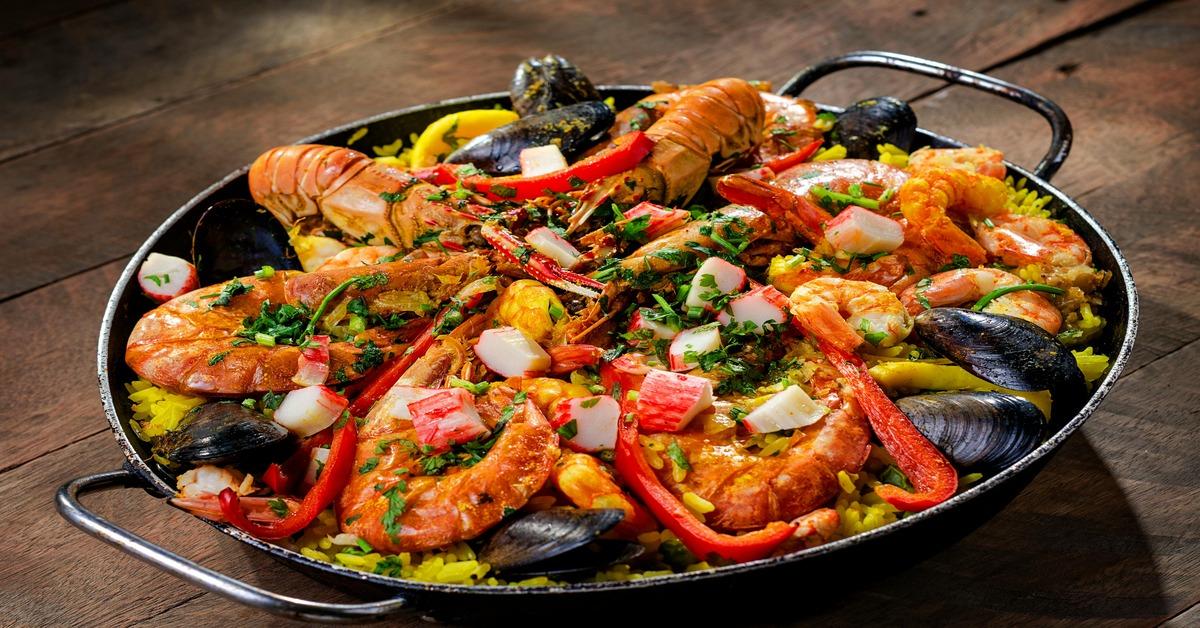 Exploring the Varieties of Spanish Paella: Traditional and Modern Twists