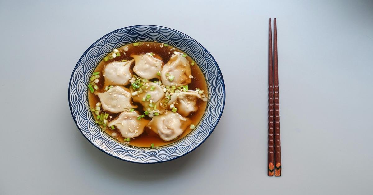 Key Features of Chinese Wonton Soup
