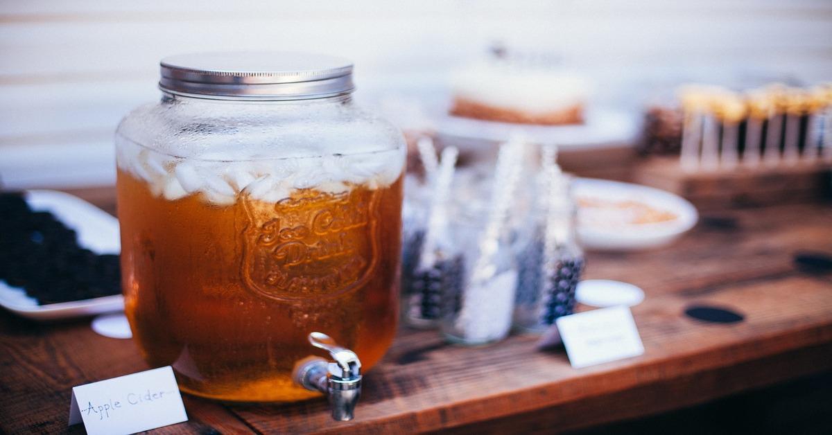 Classic American Thanksgiving Drinks to Complete Your Celebration
