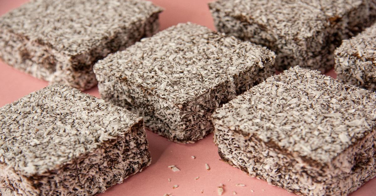 Lamingtons: Australia’s Sweet Treat with a Timeless Charm